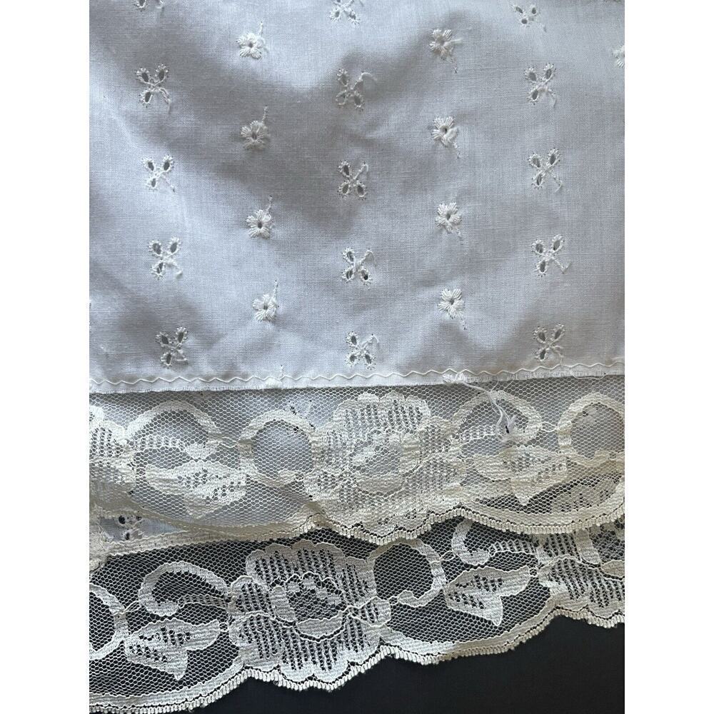 Vintage Beige Cotton Lace Table Runner Beige Eyelet Cottagecore Farmhouse 29x13 - Picture 4 of 6